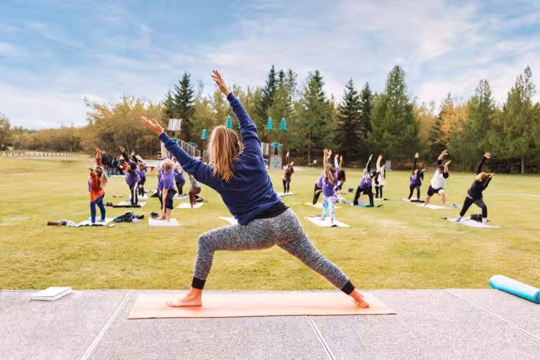 Mikrofon und Lautsprecher für Outdoor-Yoga